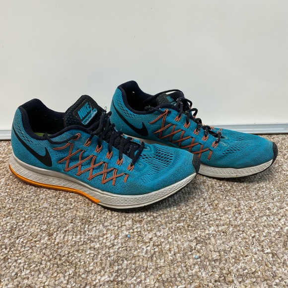 Nike Running shoes - Picture 1 of 2